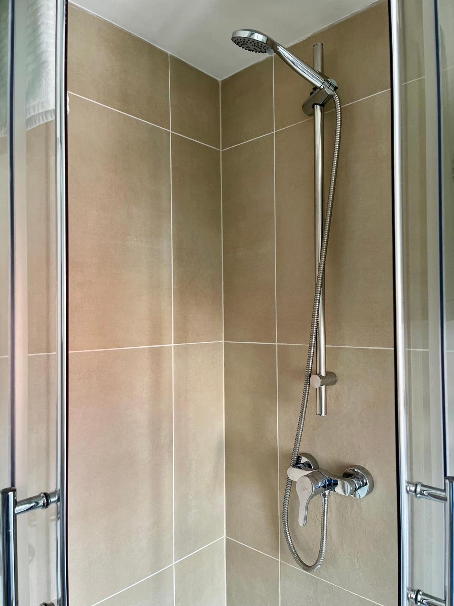 Flores Center - Easy Self-check-in Appartement Graz